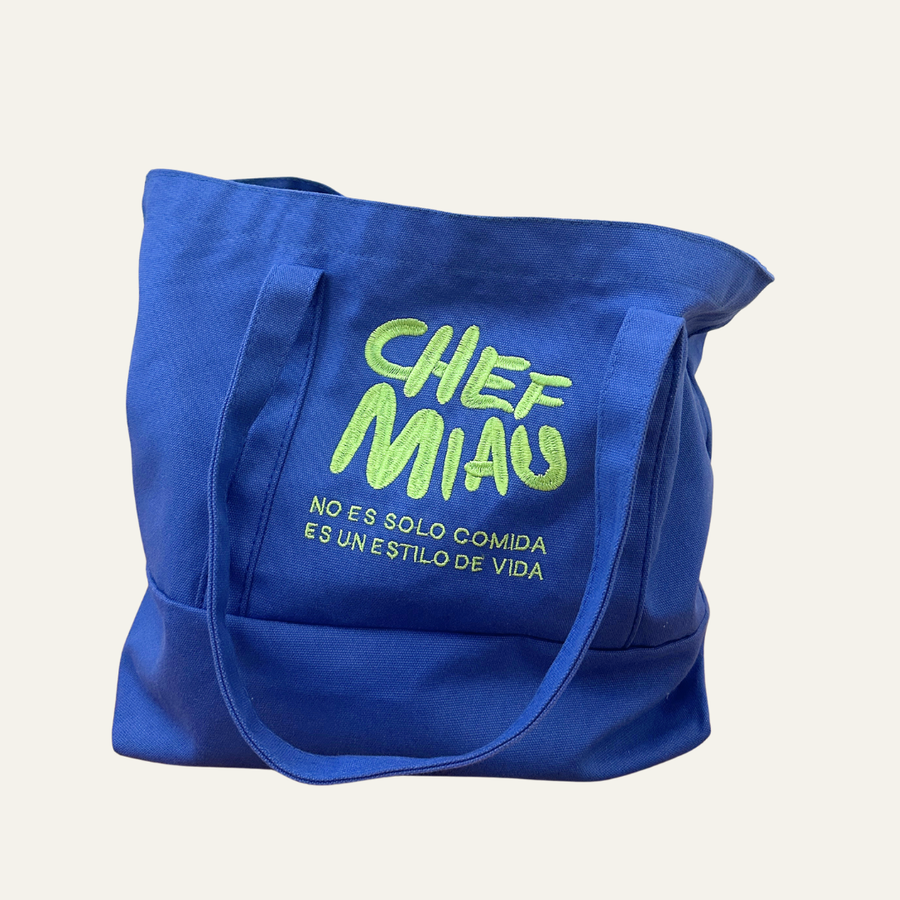 Tote bag azul con el logotipo de Chef Miau